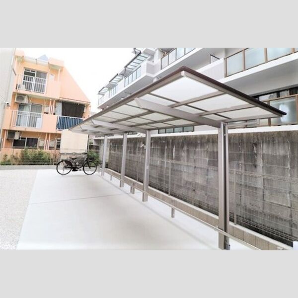 現地周辺 (駐輪場)