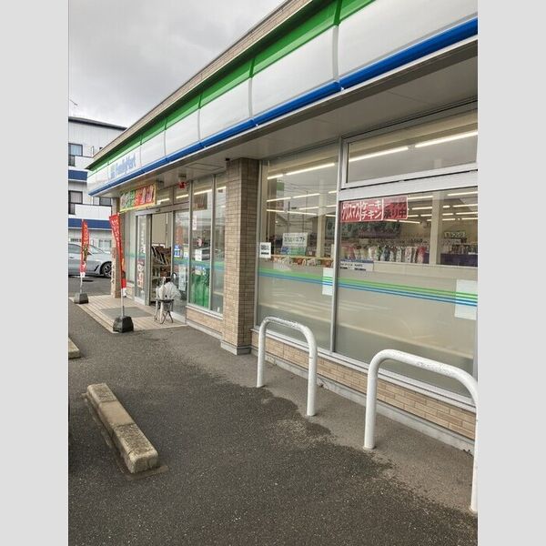 現地周辺 (ファミリーマート福岡飯倉二丁目店400m)