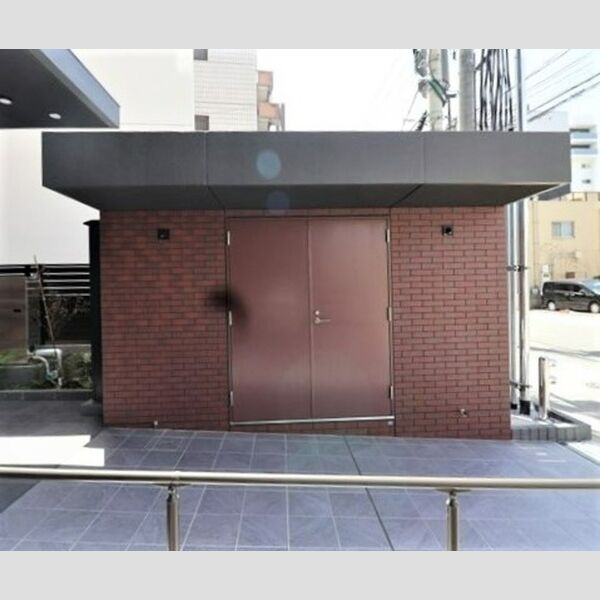 現地周辺 (ゴミ置場)