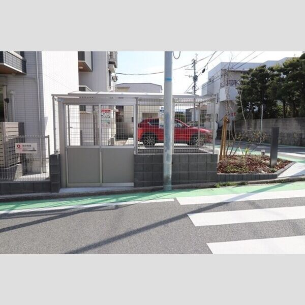 現地周辺 (ゴミ置場)