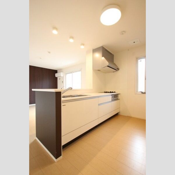 キッチン (102　システムキッチン　3口ガスコンログリル付)