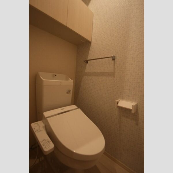 トイレ (温水洗浄暖房便座)