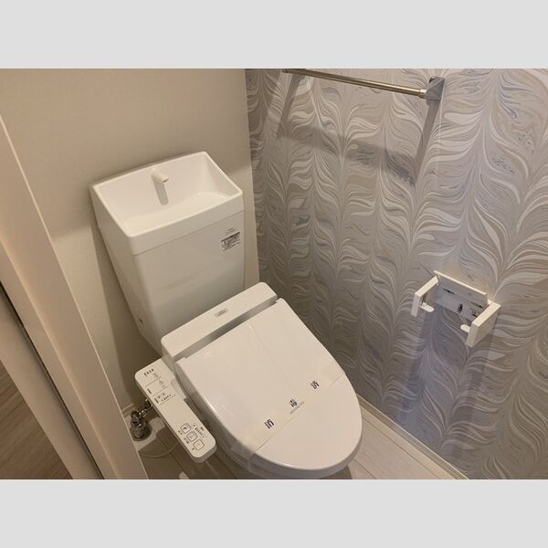 トイレ (トイレ　101)