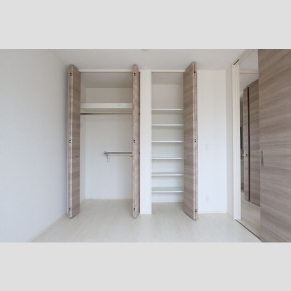 収納 (B102　クローゼット)