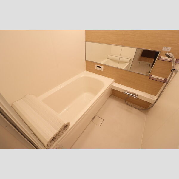 バス (バス　107)