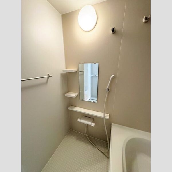 バス (B202　バス2)