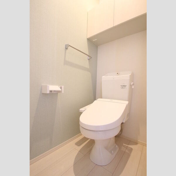 トイレ (温水洗浄暖房便座)