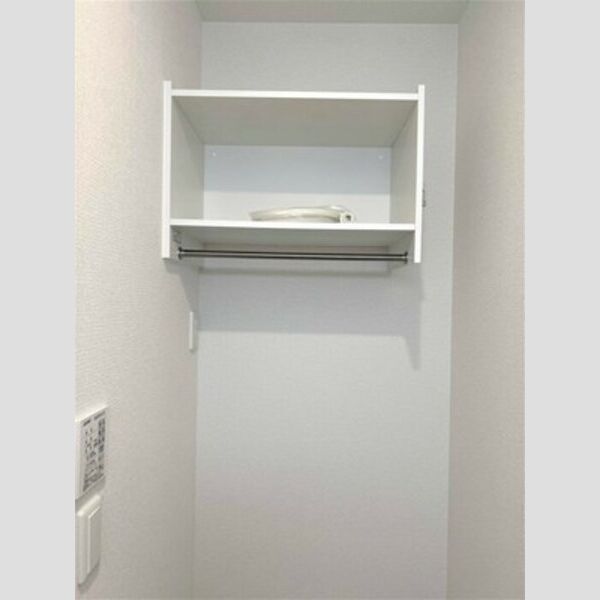 その他 (105　洗面室吊戸棚)