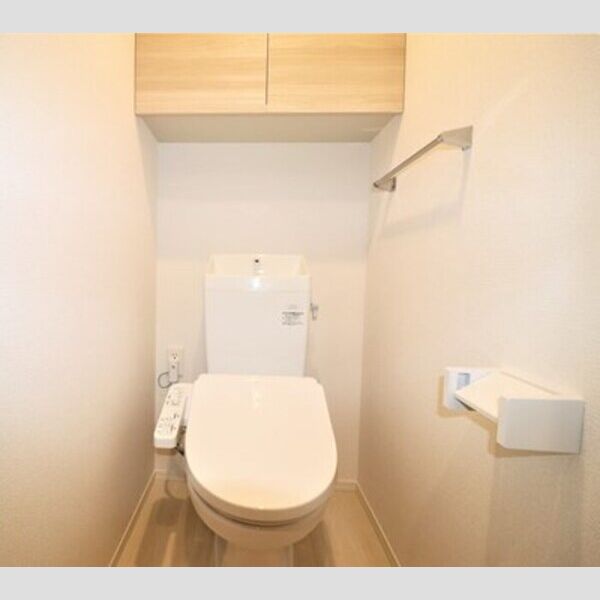 トイレ (301　温水洗浄暖房便座)