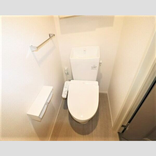 トイレ (温水洗浄暖房便座)