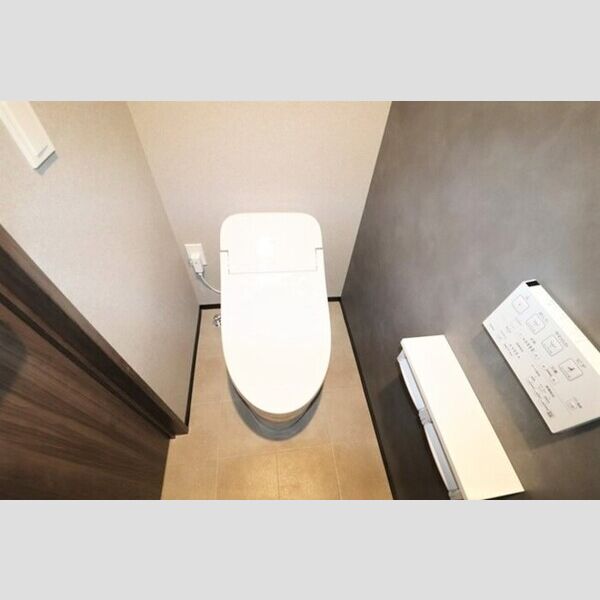 トイレ (温水洗浄暖房便座)
