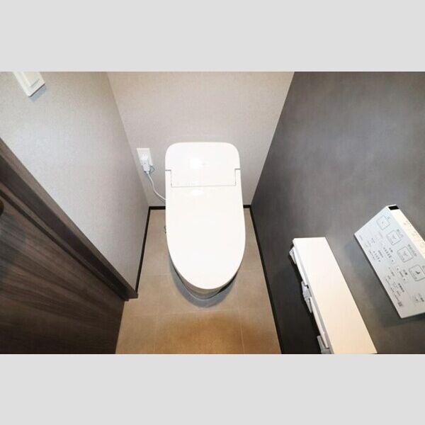 トイレ (温水洗浄暖房便座)