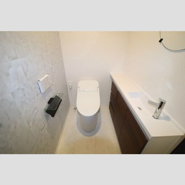 トイレ (温水洗浄暖房便座)