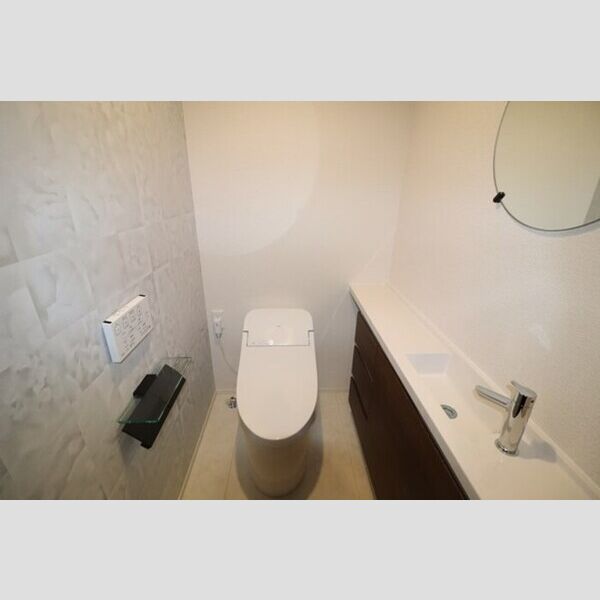 トイレ (温水洗浄暖房便座)