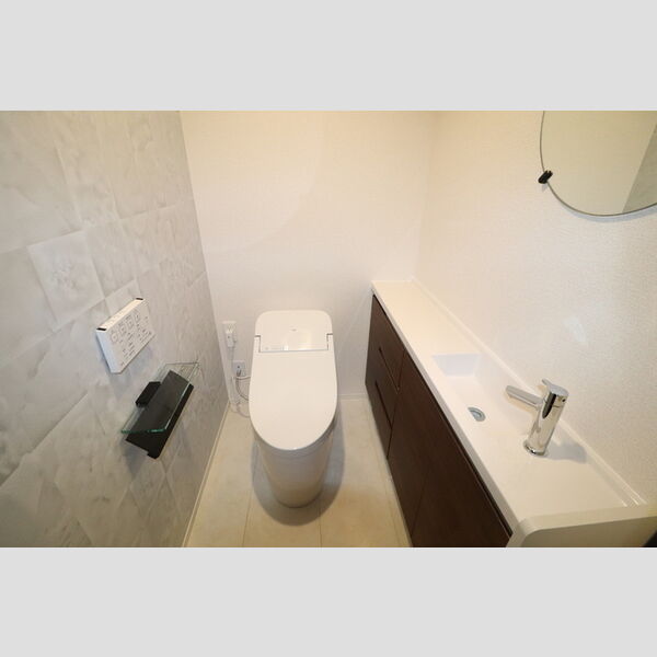 トイレ (温水洗浄暖房便座)