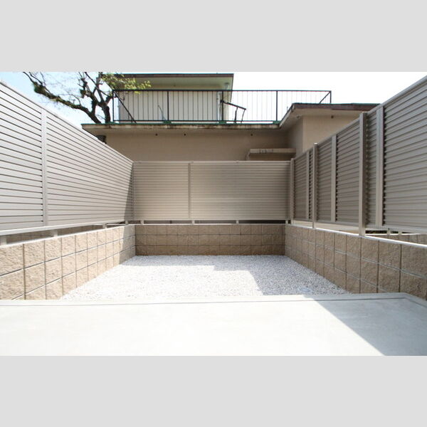 その他 (102　専用庭)