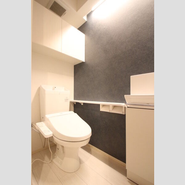 トイレ (102　温水洗浄暖房便座)