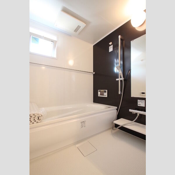 バス (一坪風呂/追い焚き給湯・浴室換気乾燥機・浴室テレビ)