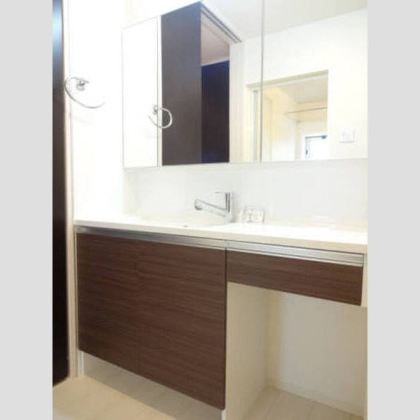 洗面所 (洗面台102)