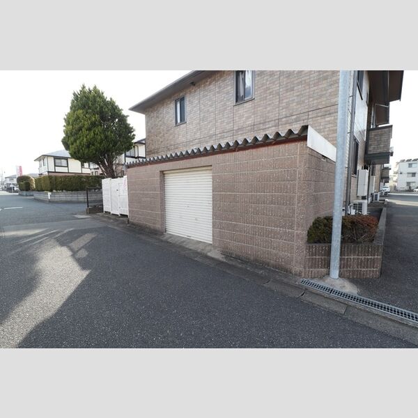 現地周辺 (ゴミ置場)