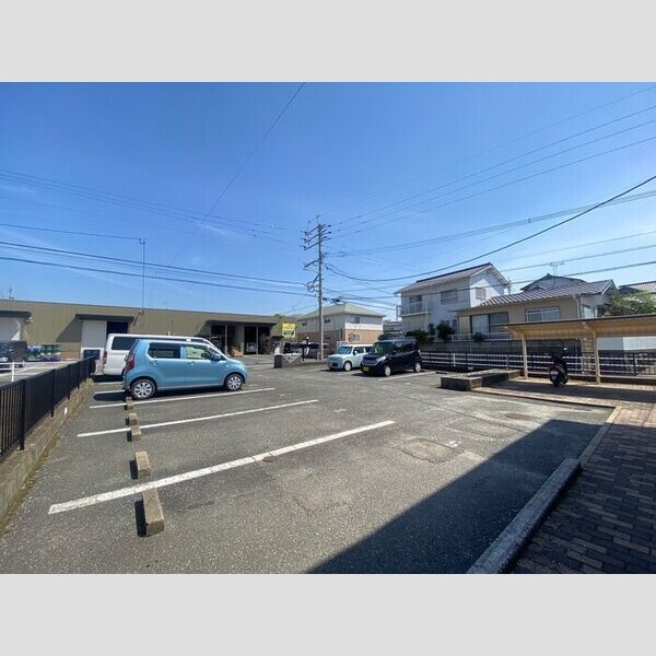 駐車場 (ハイカムールデビュー 駐車場)