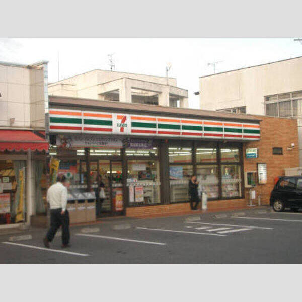 現地周辺 (セブンイレブン粕谷原町駅前店(666m))