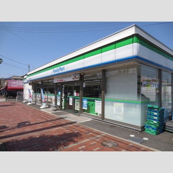 現地周辺 (ファミリーマート宗像田久4丁目店　451m)