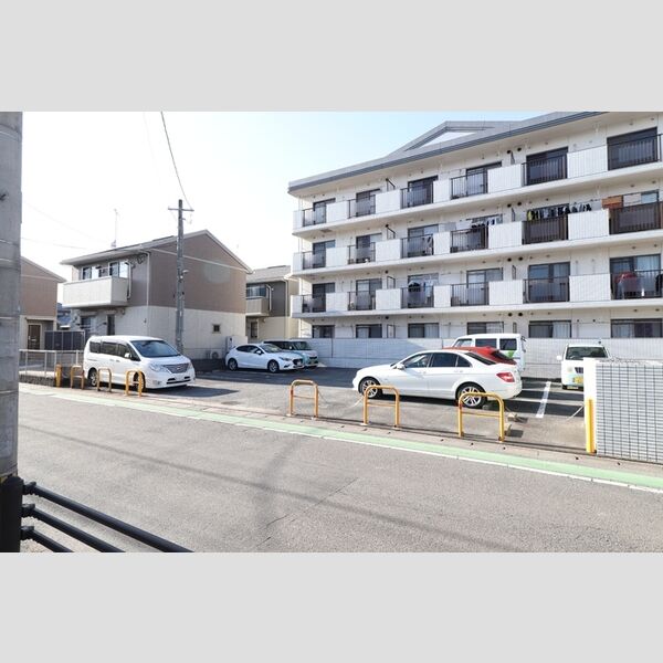駐車場 (駐車場)