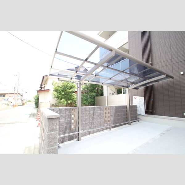 現地周辺 (駐輪場)