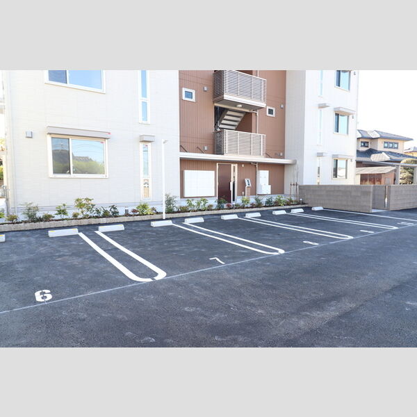 駐車場 (駐車場)