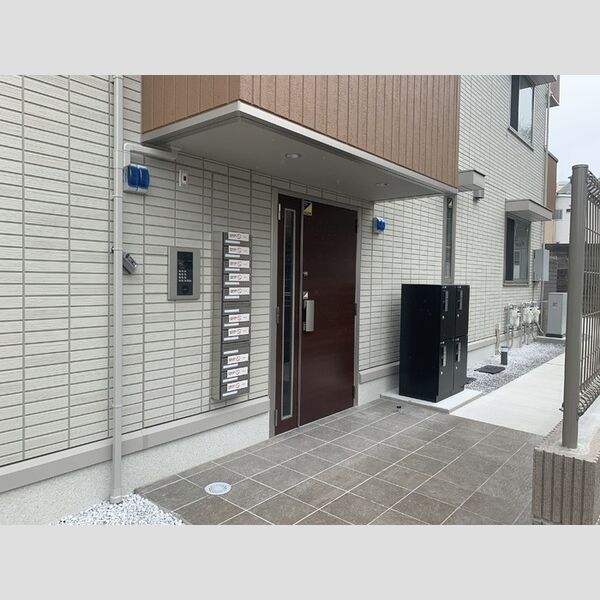 エントランス (エントランス)