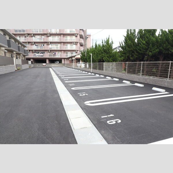 駐車場 (駐車場)