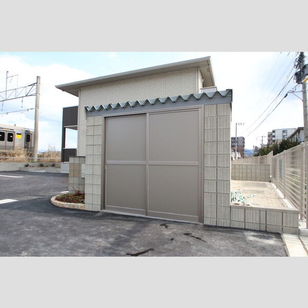 現地周辺 (ゴミ置場)