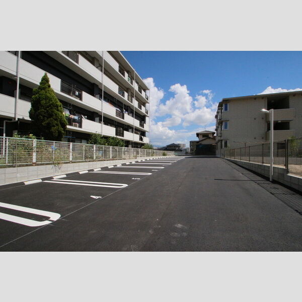 駐車場 (駐車場)