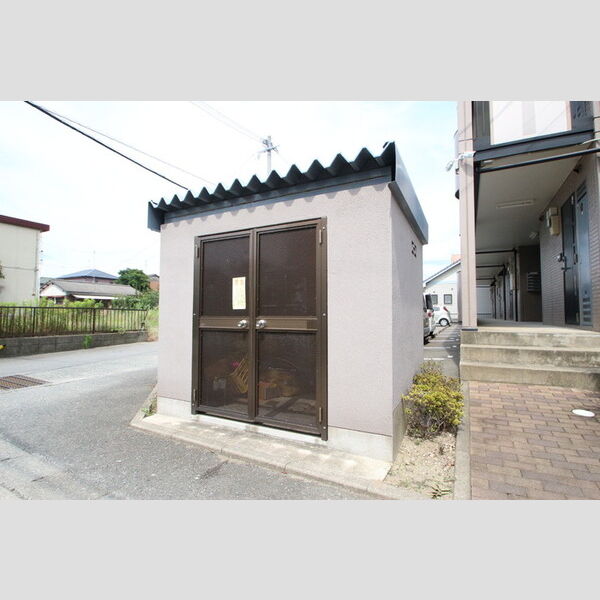 現地周辺 (ゴミ置場)