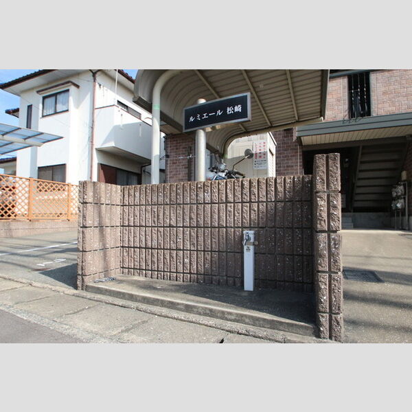 現地周辺 (ゴミ置場)