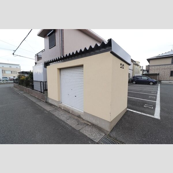 現地周辺 (ゴミ置場)