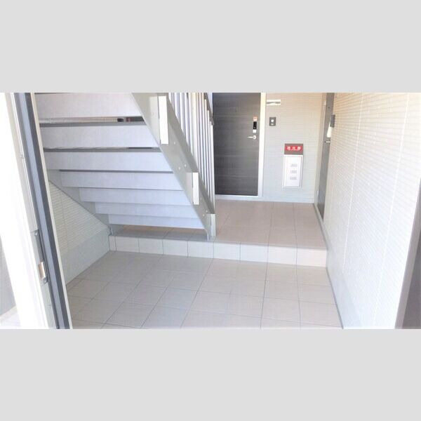 現地周辺 (共用ロビー)