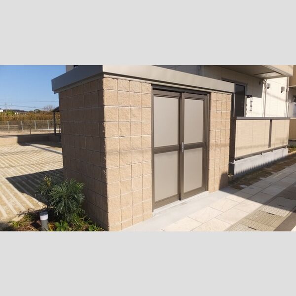 現地周辺 (ごみ集積所)