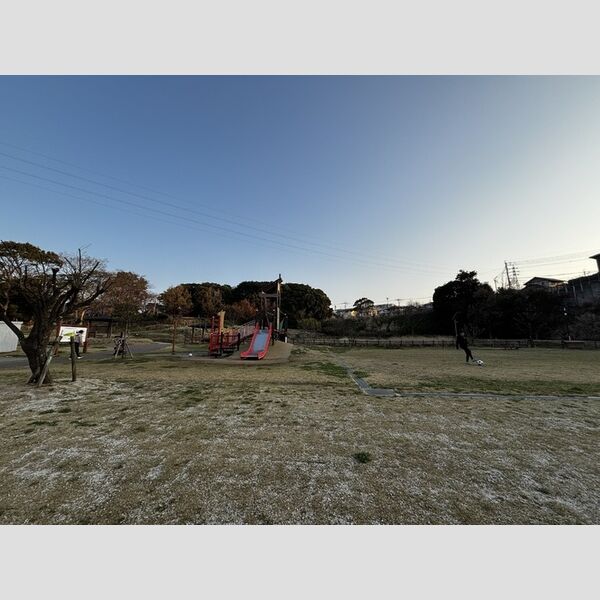 現地周辺 (人丸公園　1100m)