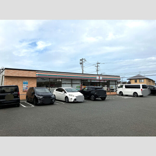 現地周辺 (セブンイレブン福岡 塩浜1丁目店(194m))