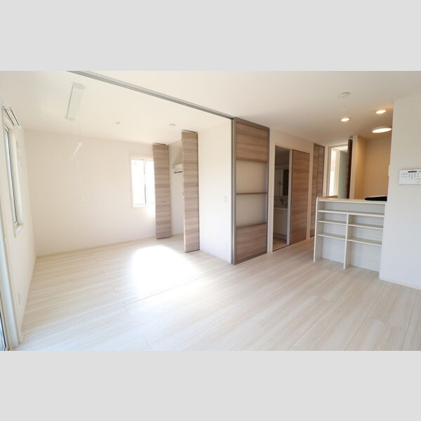 その他 (110　リビングから洋室)