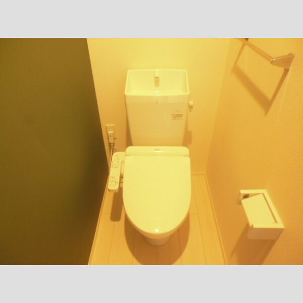 トイレ (トイレ)