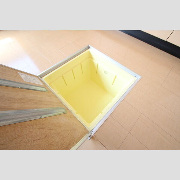 その他 (床下収納)