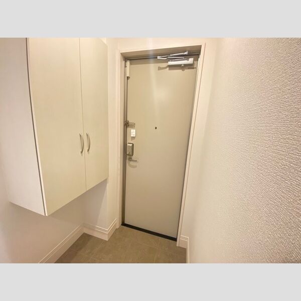 玄関 (202 玄関)