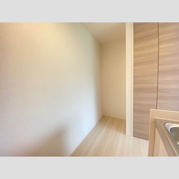 その他 (302　キッチン冷蔵庫スペース)