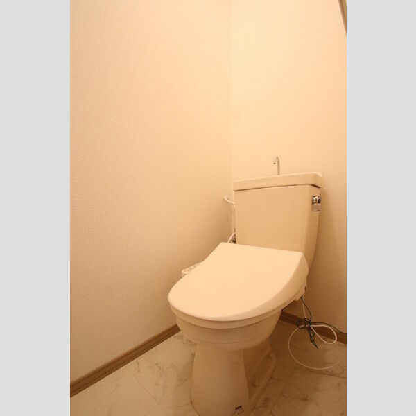 トイレ (温水洗浄暖房便座)