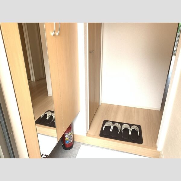 玄関 (102　玄関)