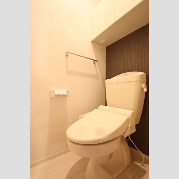 トイレ (温水洗浄暖房便座)