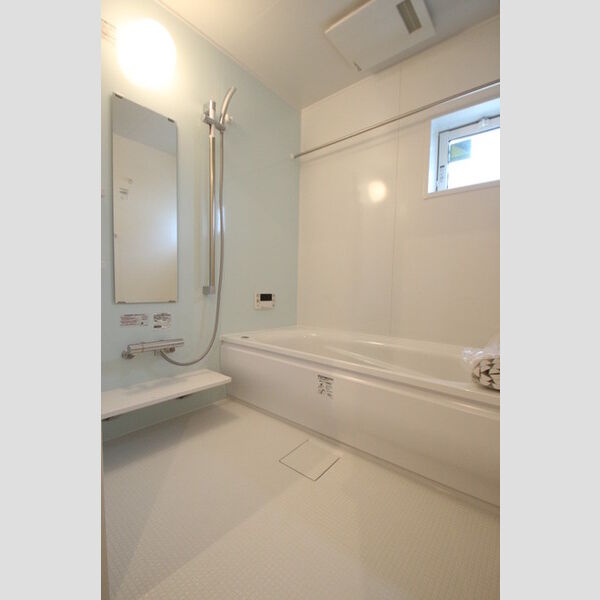 バス (一坪風呂/追い焚き給湯・浴室換気乾燥機)